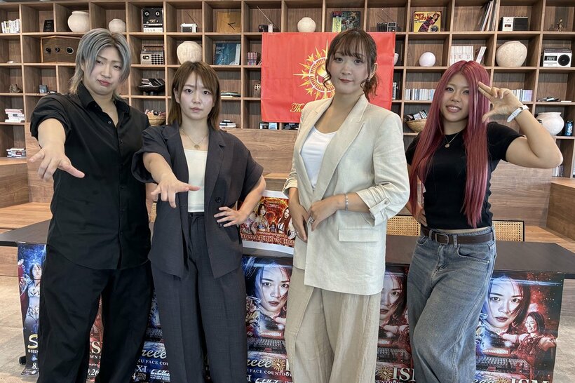 会見に出席した（左から）彩羽匠、Ｓａｒｅｅｅ、ＶＥＮＹ、葉月