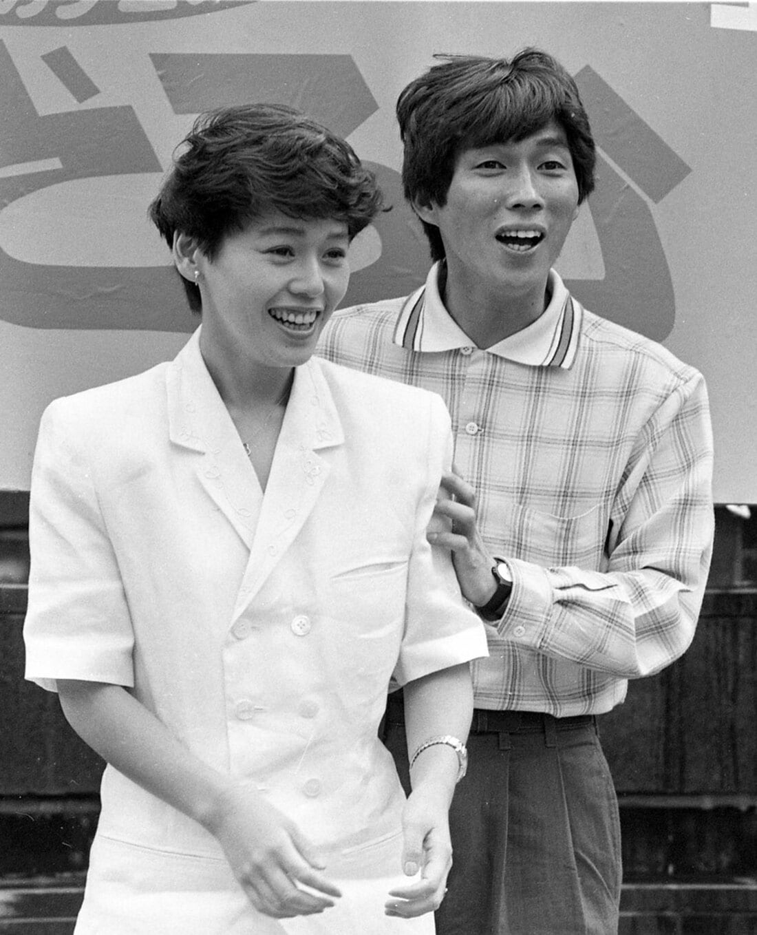 映画「いこかもどろか」制作発表時の明石家さんま(左)と大竹しのぶ(1988年)