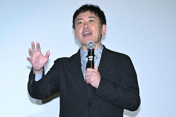 映画「放送禁止　ぼくの３人の妻」の舞台挨拶に登壇したくりぃむしちゅー・有田哲平