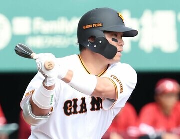 ４回裏に適時打を放った大城卓三