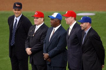 ２００２年のワールドシリーズセレモニーに出席したピート・ローズ氏（左から２人目）