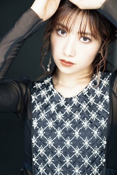 写真：元モー娘・佐藤優樹 2部構成写真集を出版「お時間あればぜひ見