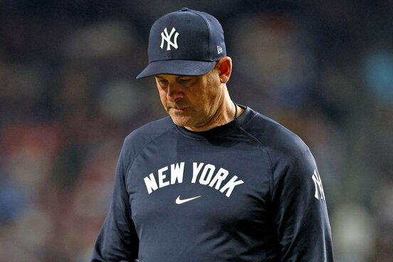 また退場したブーン監督（ロイター）