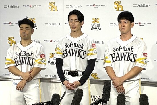 オールスター出場が決まった(左から)近藤健介、周東佑京、栗原陵矢