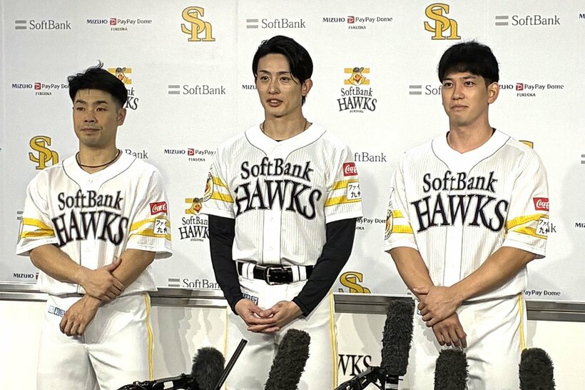 オールスター出場が決まった（左から）近藤健介、周東佑京、栗原陵矢　