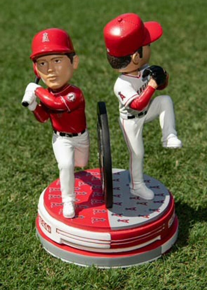  発売と同時にお宝になった大谷の二刀流首振り人形（ロサンゼルス・エンゼルス提供）