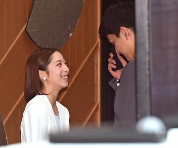 三浦は舞台袖で木原を慰めた