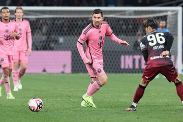 美技を連発し会場を沸かせたメッシ