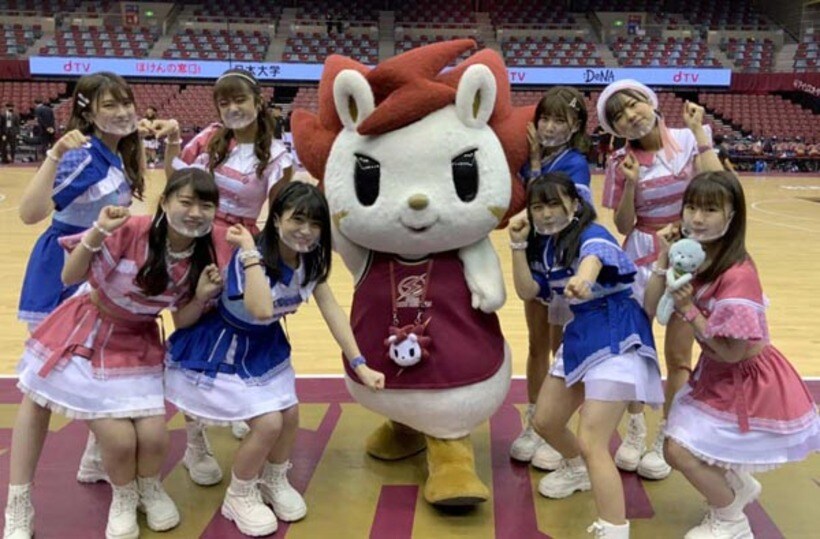  ハーフタイムショーに登場したアップアップガールズ（２）