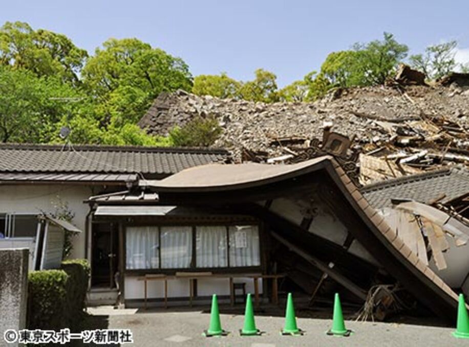 右側の大神宮社務所は潰されたが、左側の宿泊所は無事だった