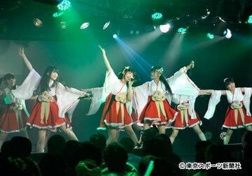 写真：虹コン西七海 18歳の目標は「スタバで一人でコーヒー」 | 東スポWEB
