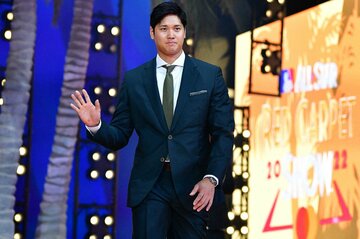  まるでオスカーを受賞したようなスーツ姿の大谷（ロイター＝ＵＳＡ　ＴＯＤＡＹ　Ｓｐｏｒｔｓ）