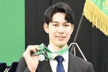 卒業式に出席した甲斐優斗