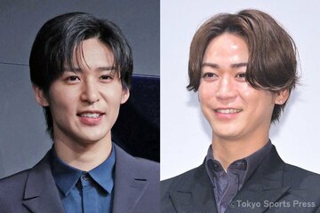 SnowMan目黒蓮(左)と、先輩の亀梨和也