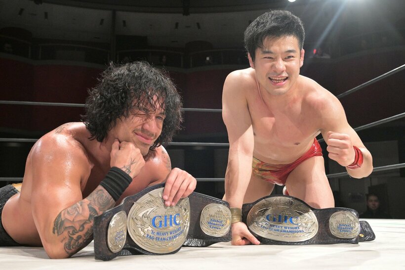 GHCジュニアタッグ王者として、優勝は逃せないダガ(左)と小田嶋大樹
