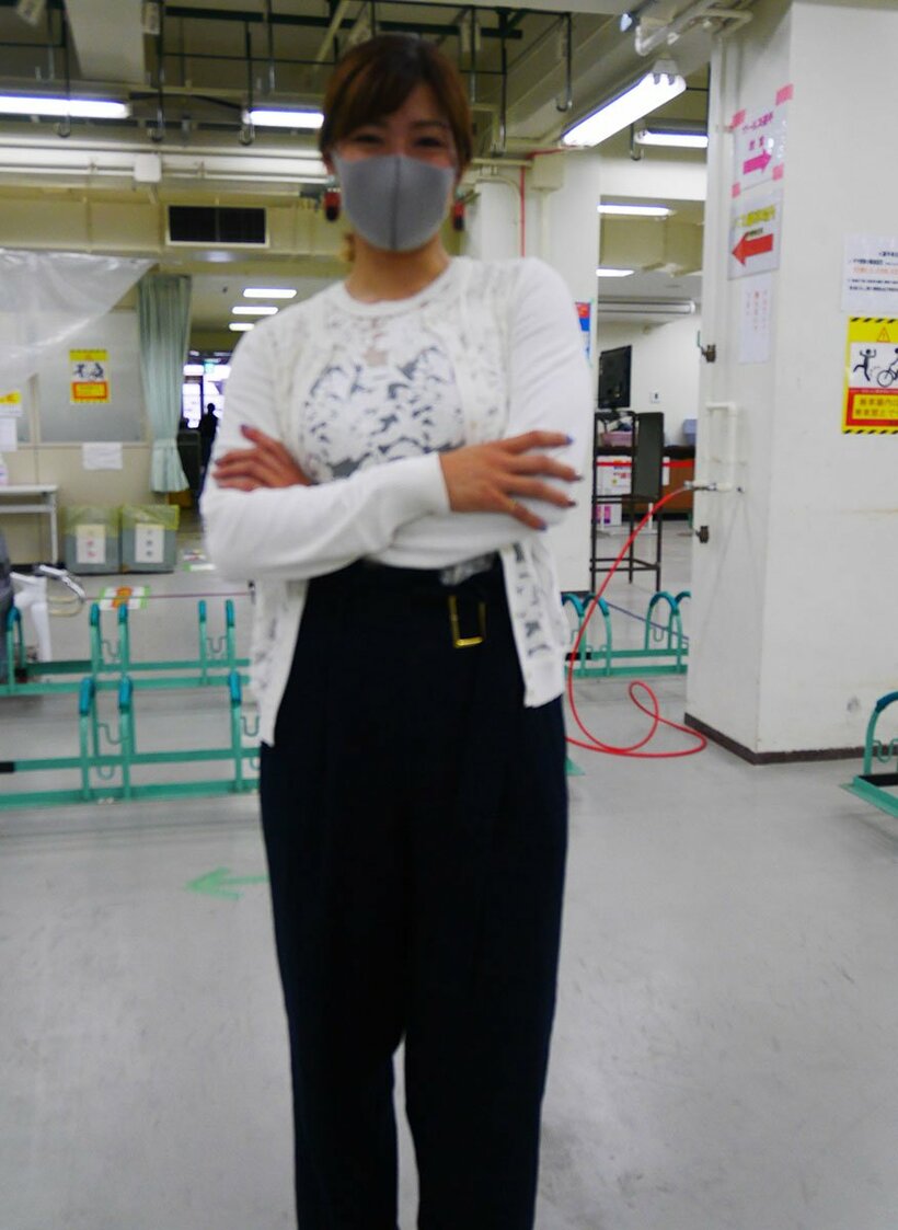  あでやかな私服姿の永塚祐子