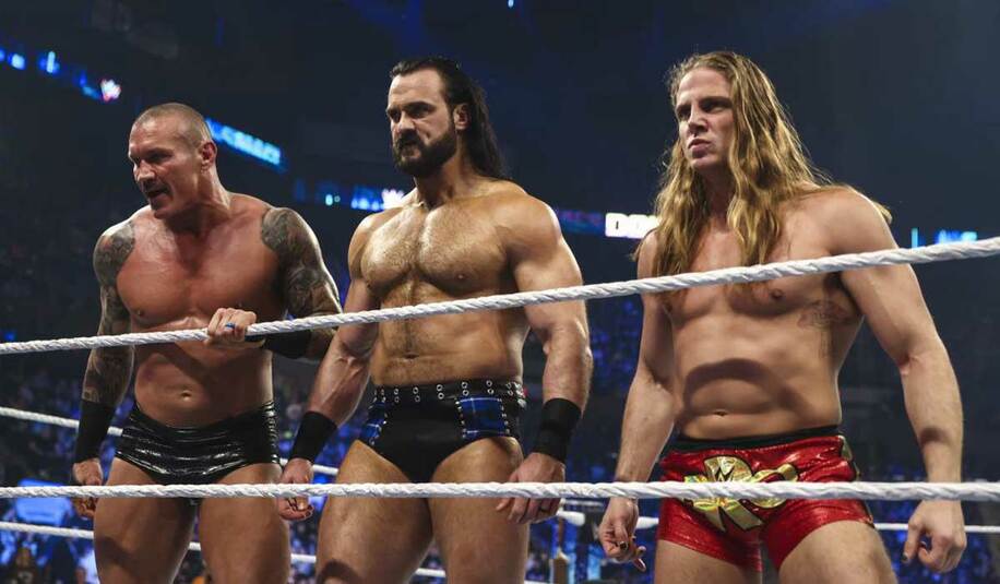  ドリュー・マッキンタイア（中央）はランディ・オートン（左）、リドルとともに決戦に出陣（C)2022 WWE, Inc. All Rights Reserved.