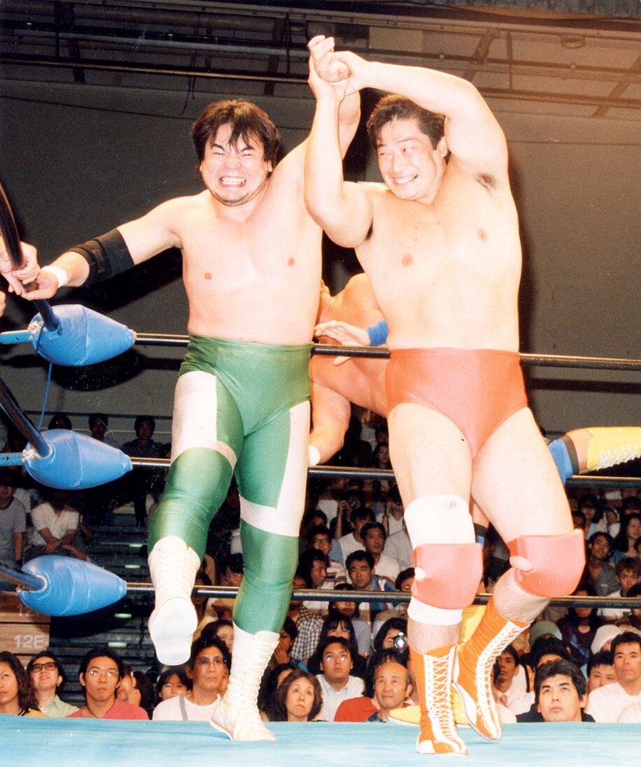  コンビを解消した三沢さん(左)と小橋の試合は、常に激闘となった（東スポWeb）