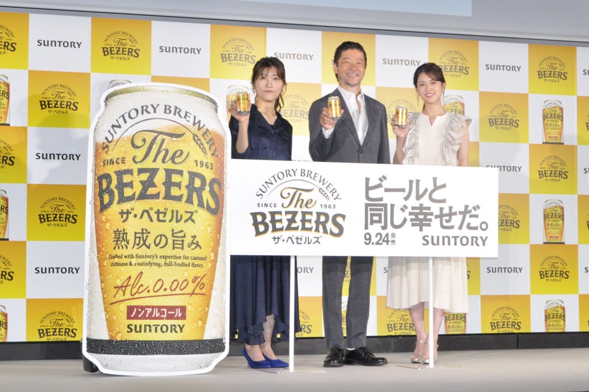 浅野忠信 新CM撮影に私物のギター持参 松村沙友里「浅野さんのギター 浅野忠信 新CM撮影に私物のギター持参 松村沙友里「浅野さんのギター