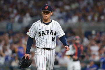 山本由伸は４回４安打２失点５奪三振で降板（ロイター）