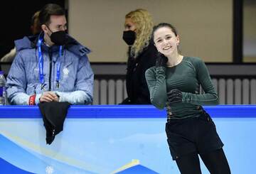  公式練習に参加したワリエワ（ロイター）