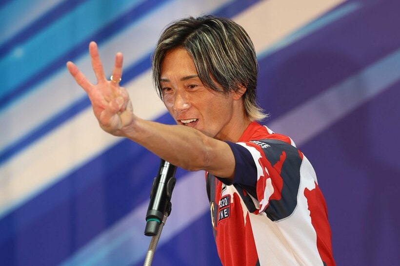 ３億円取るとポーズを取る峰竜太