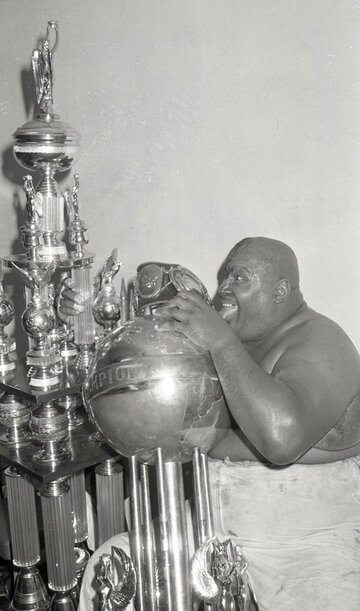 ブッチャーがＰＷＦ王座を奪取！