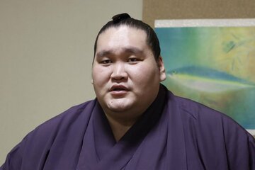  オンラインで会見を行った照ノ富士