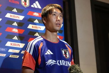 取材に応じる鎌田大地