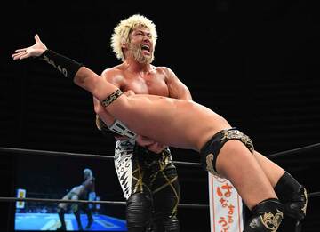  タイチを絞めるSANADA（東スポＷｅｂ）