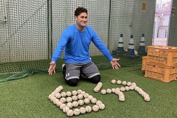 ボールを並べて「自分」を作ったリチャード