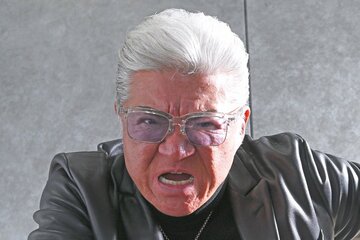 いかつい小沢仁志