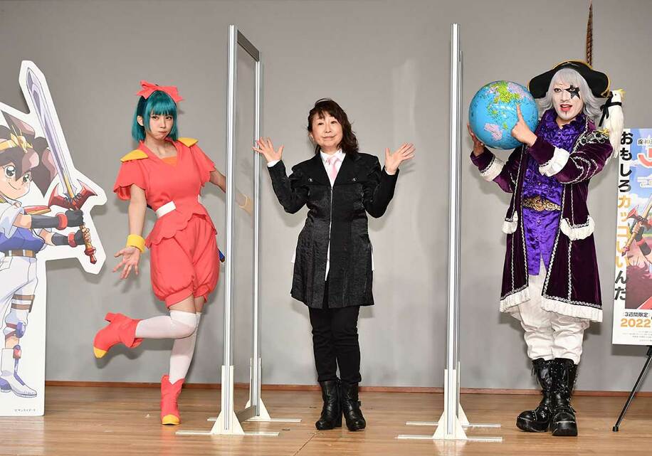  劇場上映直前イベントに出席した（左から）えなこ、田中真弓、ゴー☆ジャス（東スポWeb）