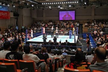 追悼10カウントゴングが行われた後楽園大会