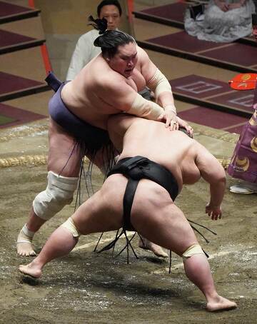  ２場所連続４度目の優勝を決めた照ノ富士