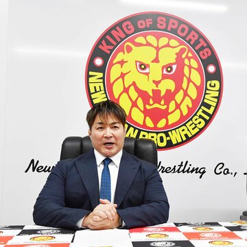 日常の業務に加え、広報活動にも大忙しの棚橋弘至社長