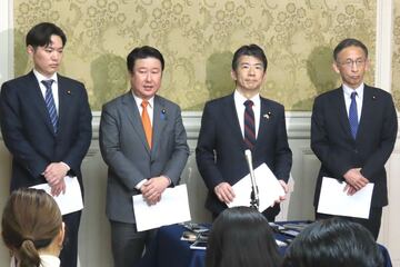 （左から）チームみらい・峰島侑也氏、参政党・和田政宗氏、中道・重徳和彦氏、共産党・塩川鉄也氏