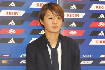 羽田空港に帰国した宮沢ひなた