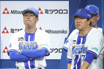 すでにＣＳ進出を確定させているDeNA・相川監督(左)だが…
