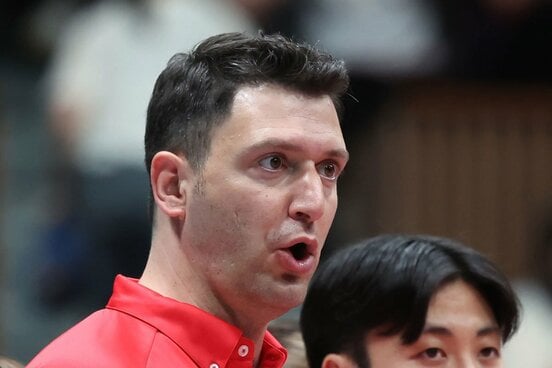 アクバシュ監督