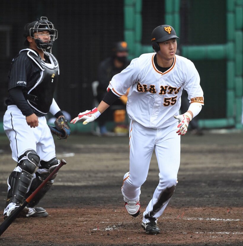  練習試合で４打数４安打１打点と大暴れした秋広（東スポWeb）