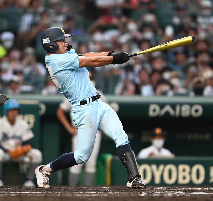  ７回、満塁ホームランを放った近江・山田陽翔（東スポWeb）