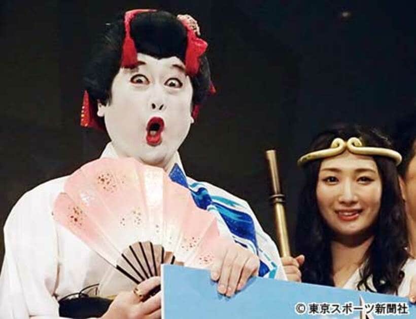 コウメ太夫（左）と武田梨奈