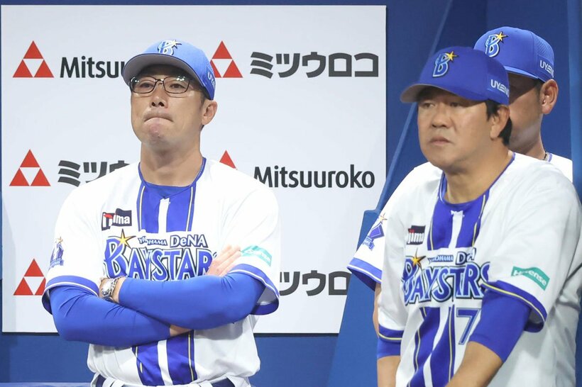 すでにＣＳ進出を確定させているDeNA・相川監督(左)だが…