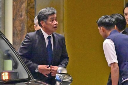 講演会を終え関係者と挨拶する中日監督候補の工藤公康氏