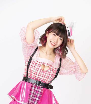  アーティストのぱいぱいでか美