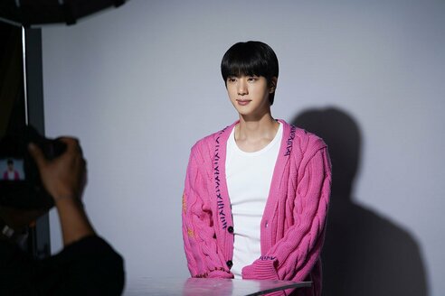 BTS jin ジン ロンT ピンク M BTS jin ジン ロンT ピンク M - メルカリ