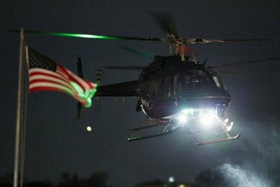 ベネズエラのマドゥロ大統領とフローレス夫人を乗せたヘリコプターがニューヨーク市ウェストサイド・ヘリポートに到着した（ロイター）