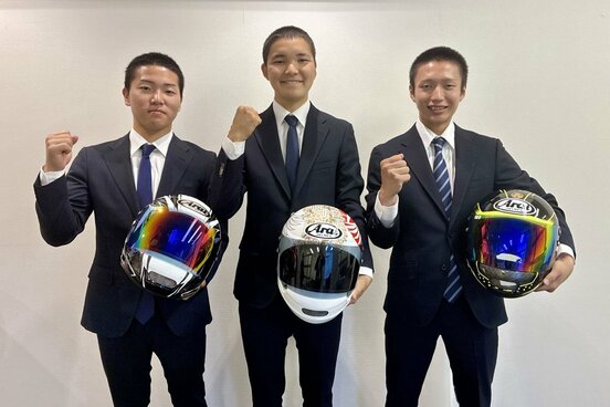 139期東海地区新人ボートレーサーの乾仁平(左)、小林陸空(中)、青島凜汰郎
