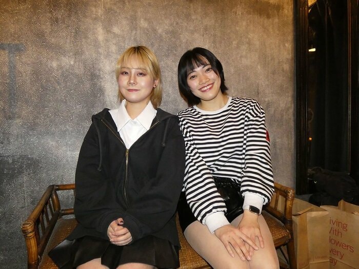 「メノニューイヤー」新メンバーのきら(左)と早乙女渚